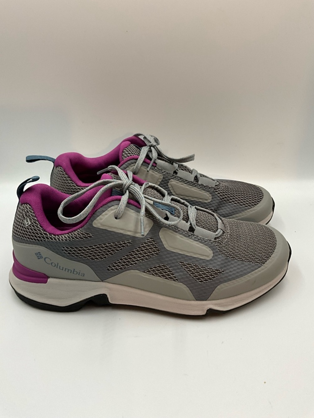 Columbia Hiking Shoe Size 10 Gray Hiking or Sneaker. Waterproof